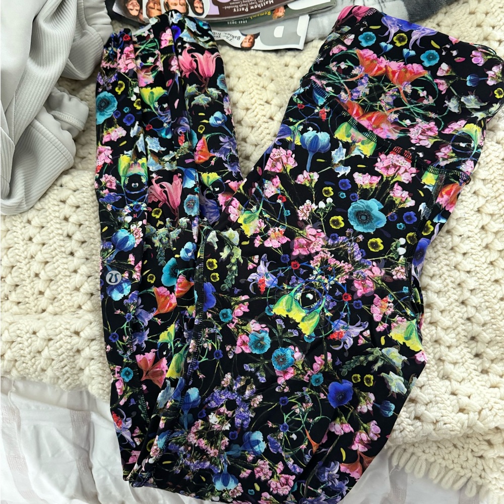 Lululemon wunderall pants size 6 BRAND NEW!